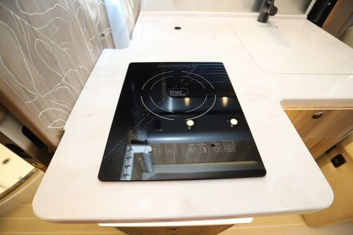 2025 Airstream Atlas Tommy Bahama E1