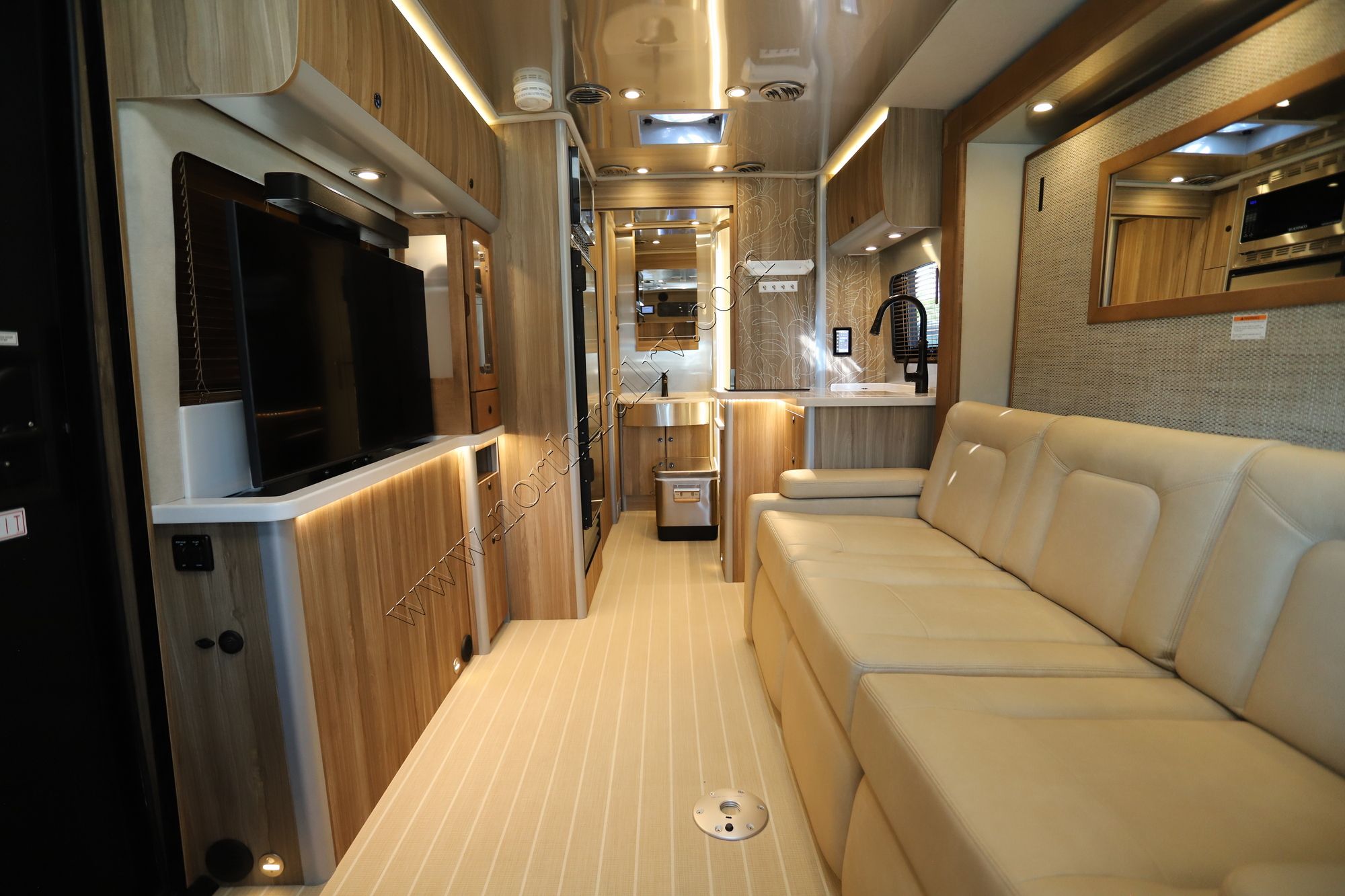 Used 2025 Airstream Atlas Tommy Bahama E1 Class C  For Sale