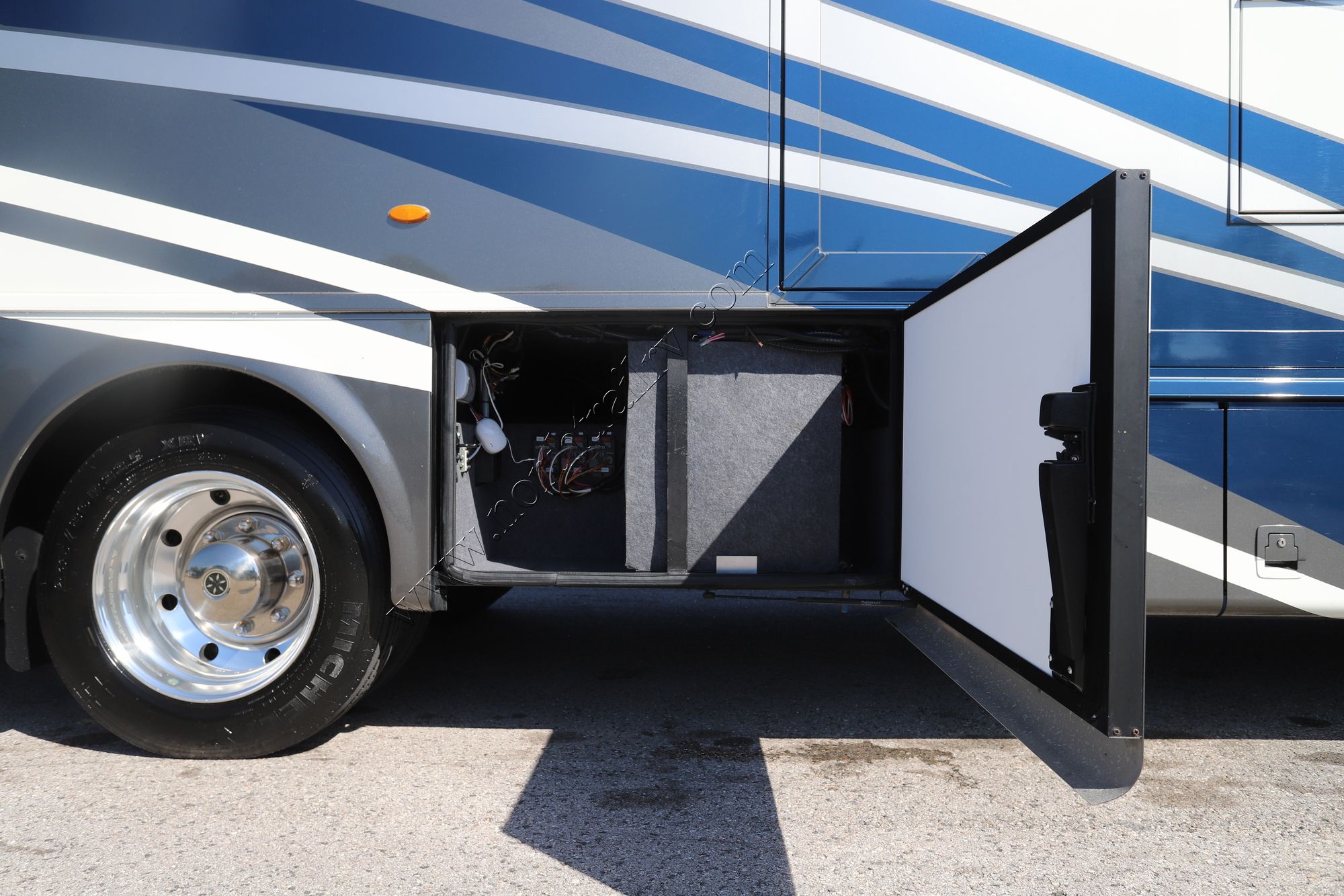 Used 2020 Newmar Bay Star 3226 Class A  For Sale