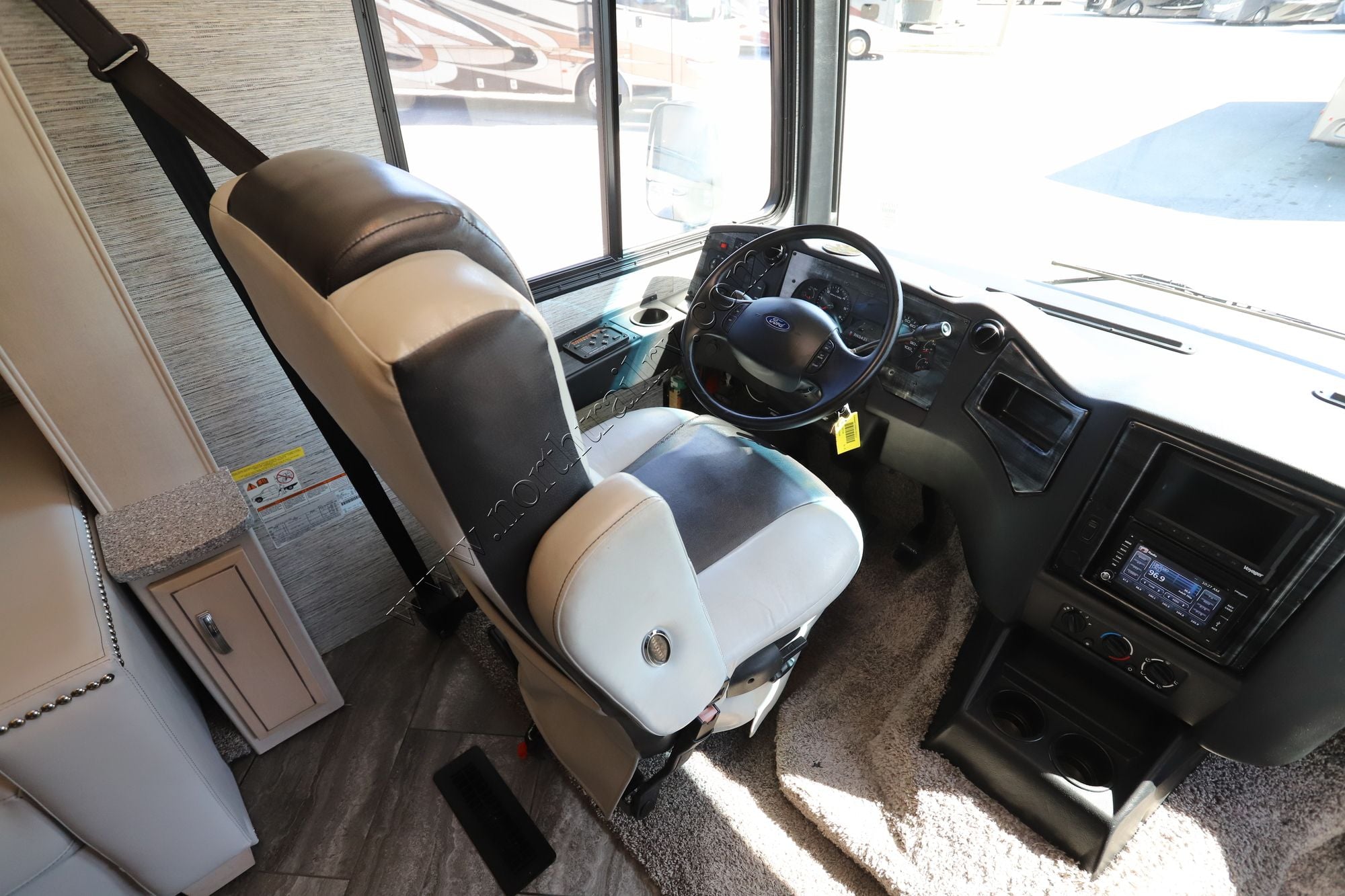 Used 2020 Newmar Bay Star 3226 Class A  For Sale