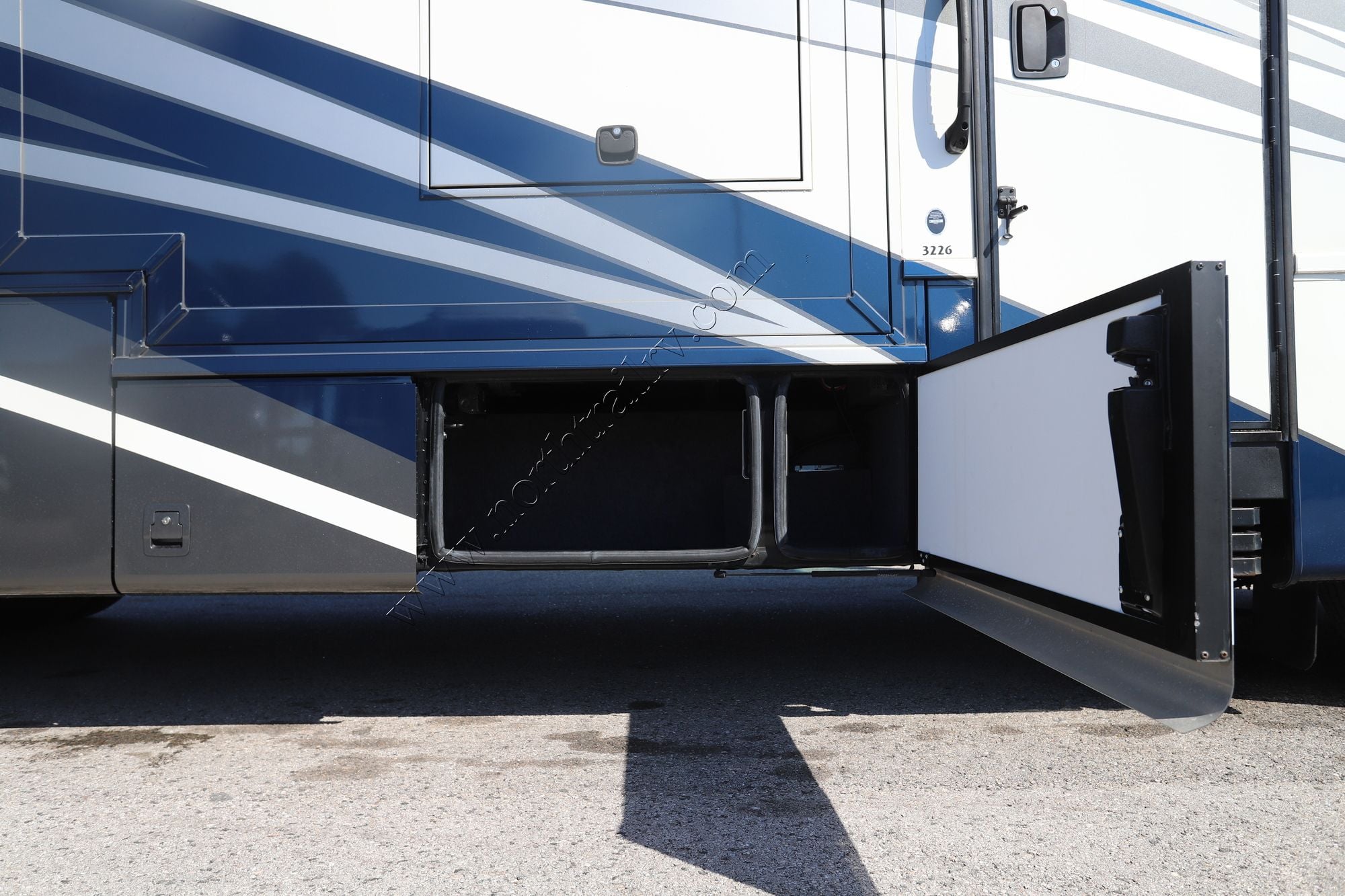 Used 2020 Newmar Bay Star 3226 Class A  For Sale