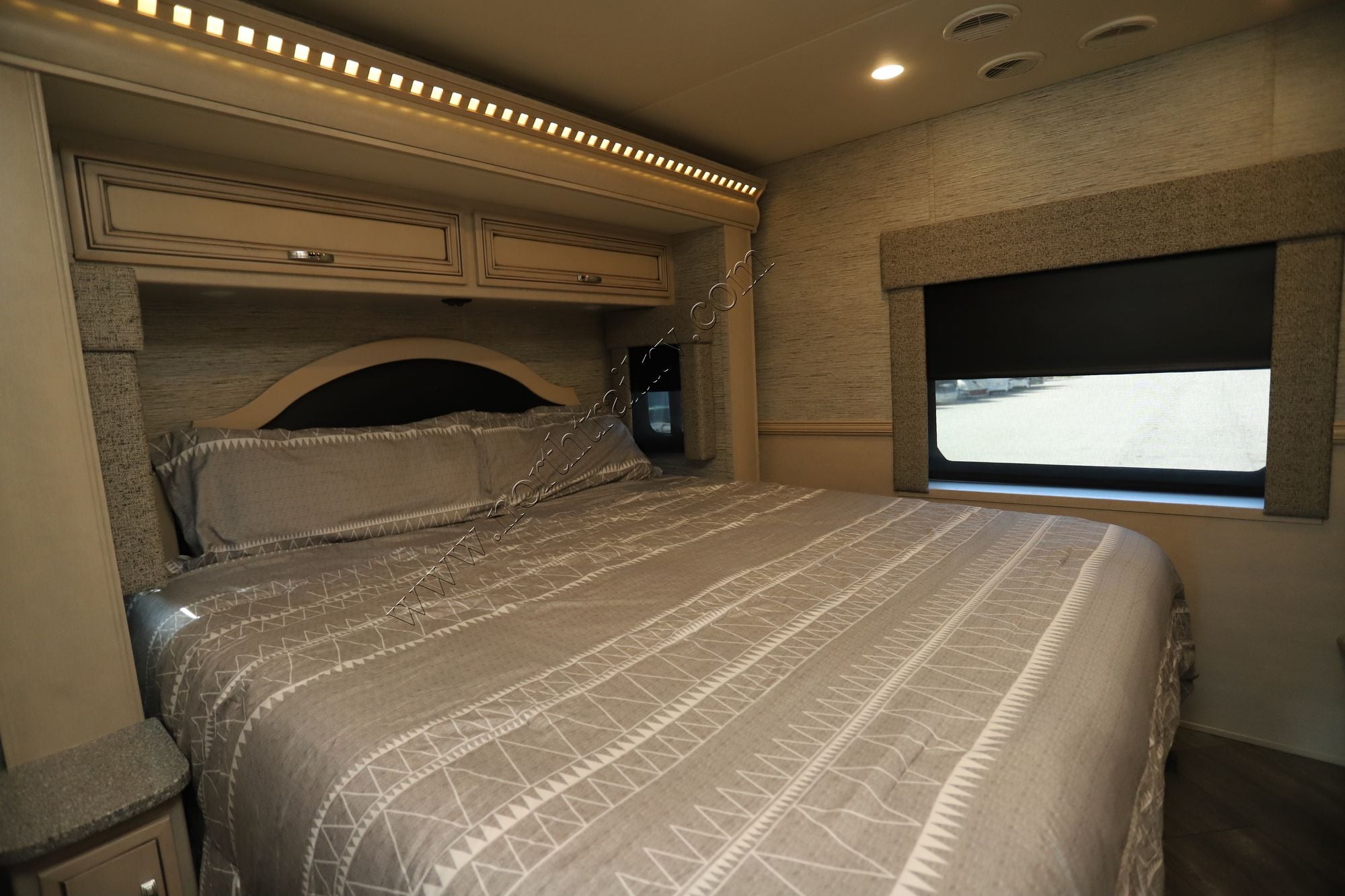 Used 2020 Newmar Bay Star 3226 Class A  For Sale