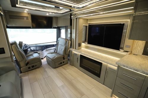 2023 Newmar King Aire 4531