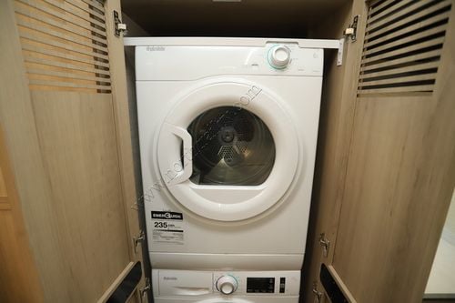 2026 Dynamax Europa 37CA