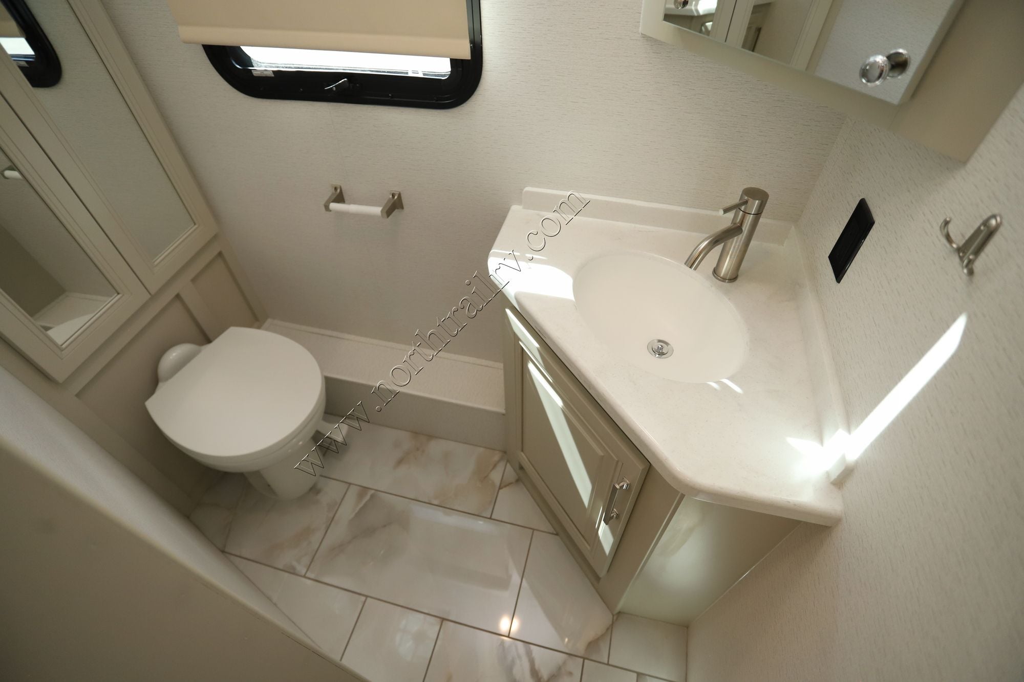 Used 2026 Entegra Accolade Xl 37K Super C  For Sale