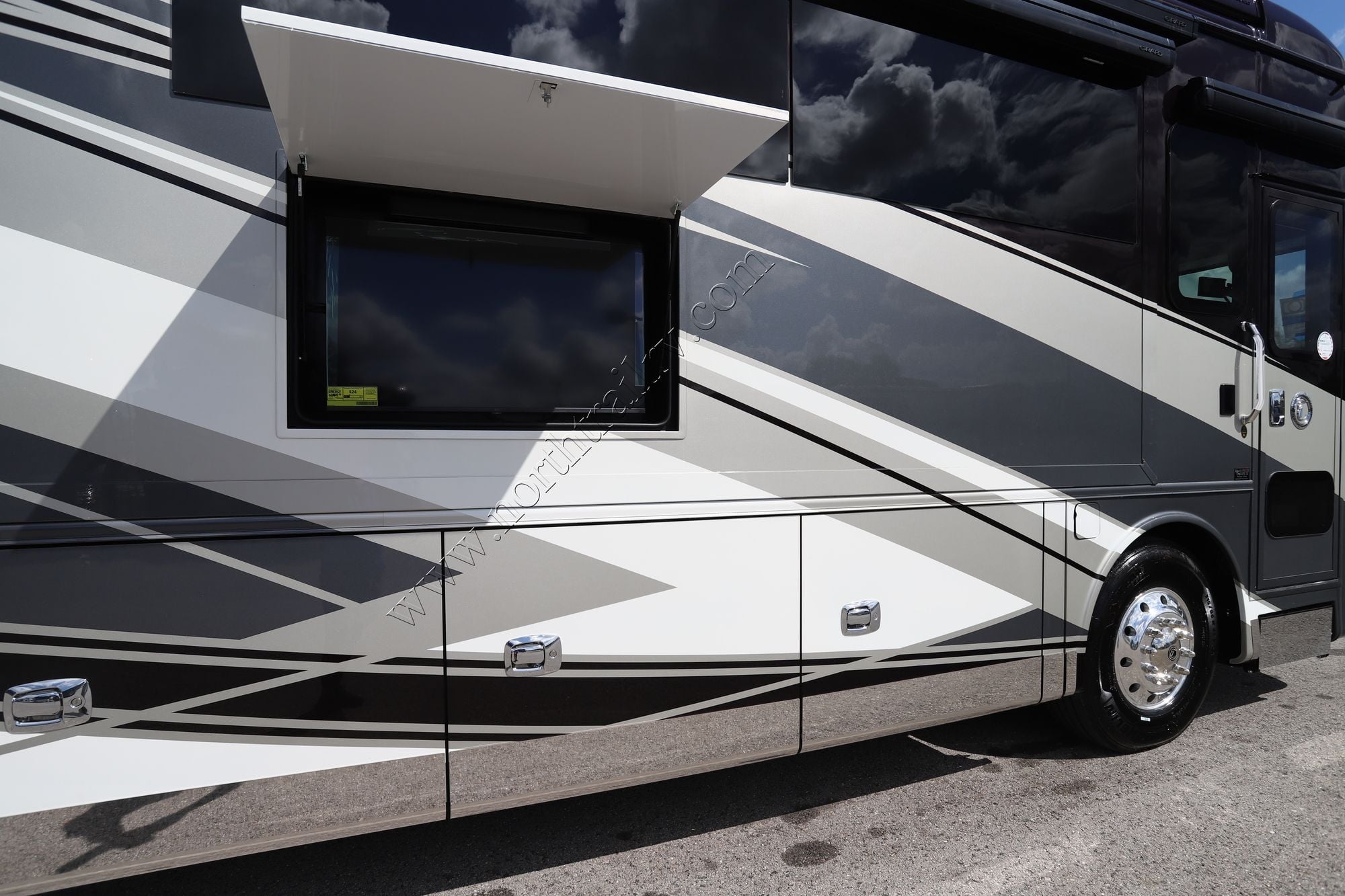 New 2026 Tiffin Motor Homes Allegro Bus 45OPP Class A  For Sale