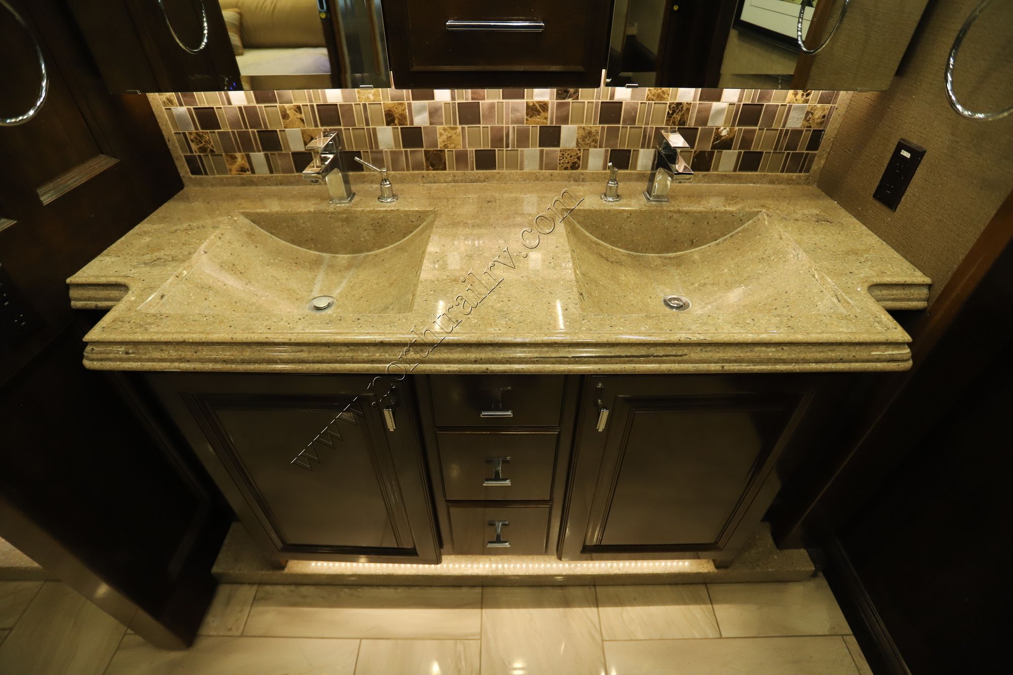 Used 2018 Tiffin Motor Homes Allegro Bus 45OPP Class A  For Sale