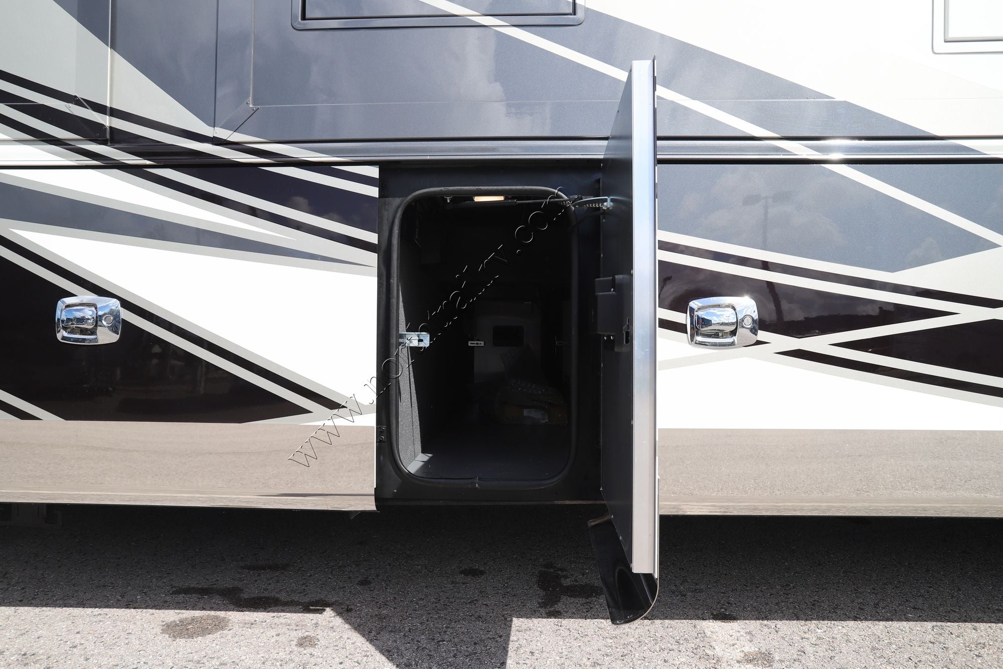 New 2026 Tiffin Motor Homes Allegro Bus 45OPP Class A  For Sale