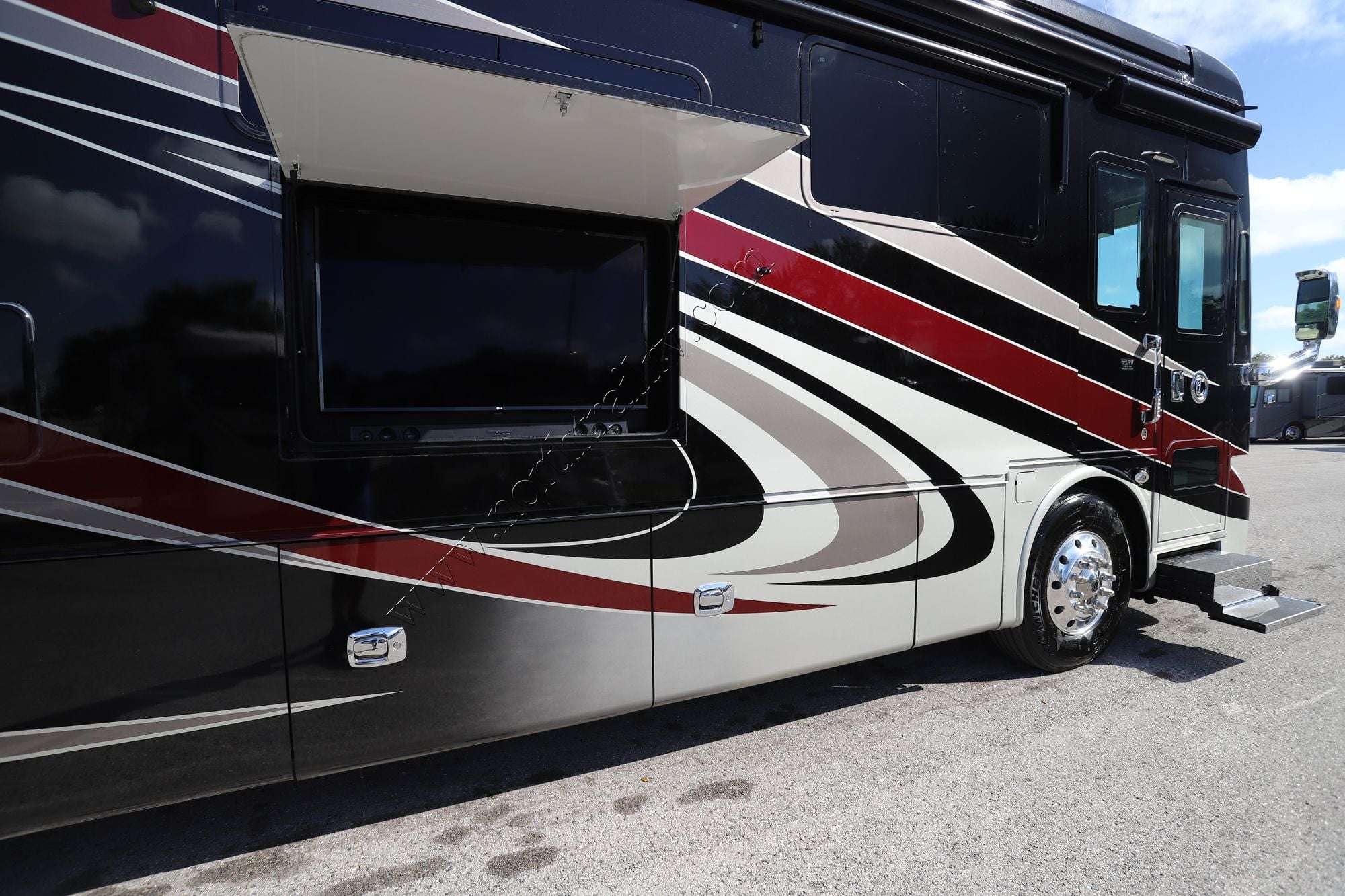 Used 2018 Tiffin Motor Homes Allegro Bus 45OPP Class A  For Sale