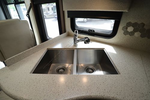 2019 Newmar Bay Star 3124