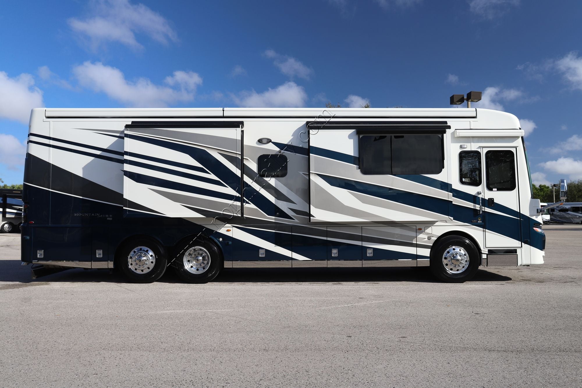 New 2026 Newmar Mountain Aire 3825 Class A  For Sale