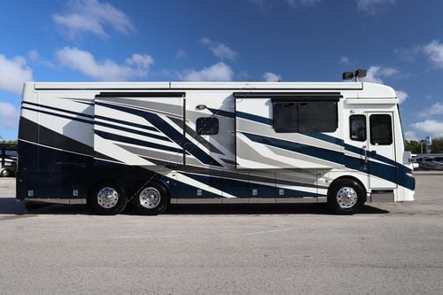 2026 Newmar Mountain Aire 3825