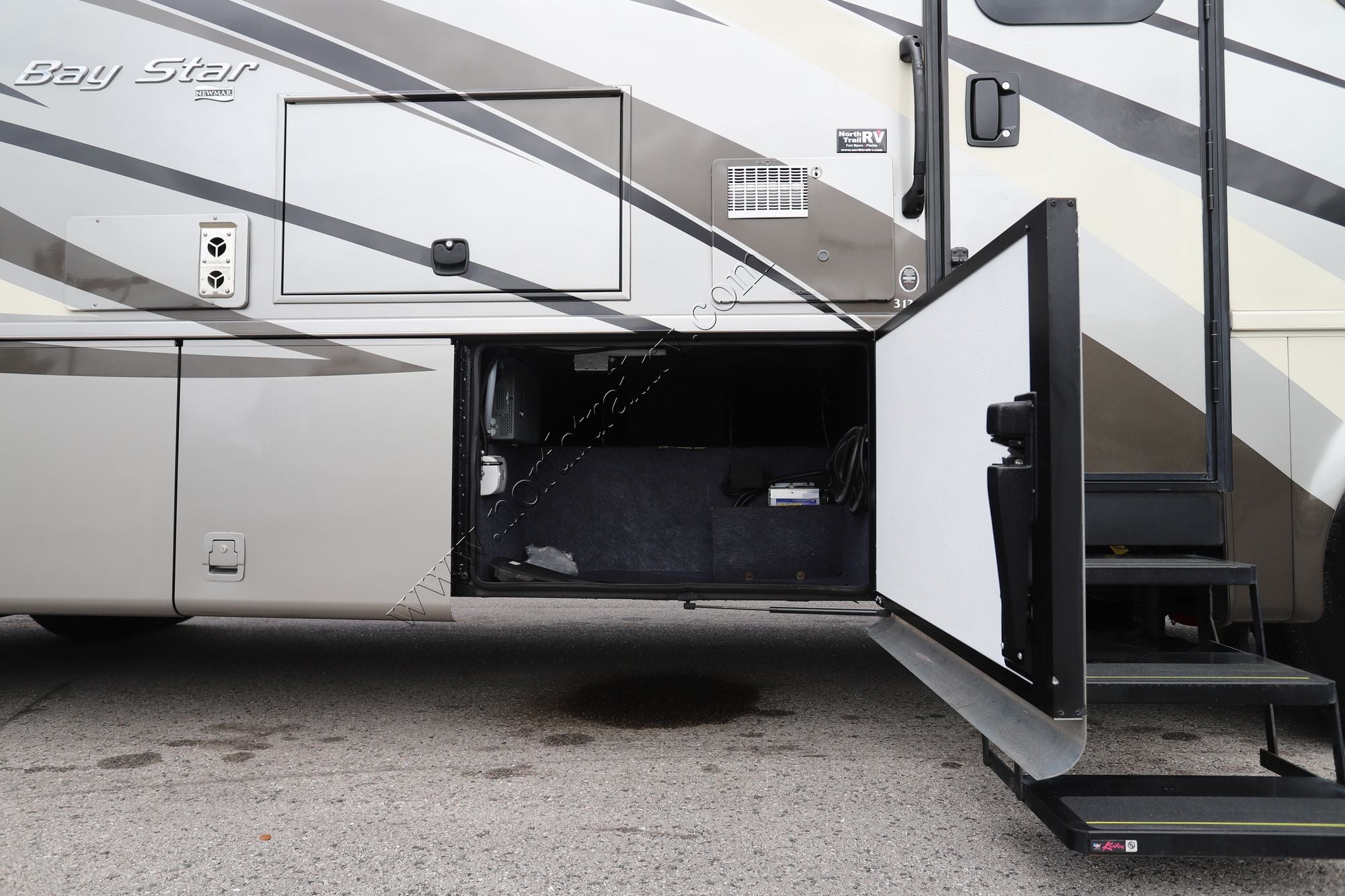 Used 2019 Newmar Bay Star 3124 Class A  For Sale