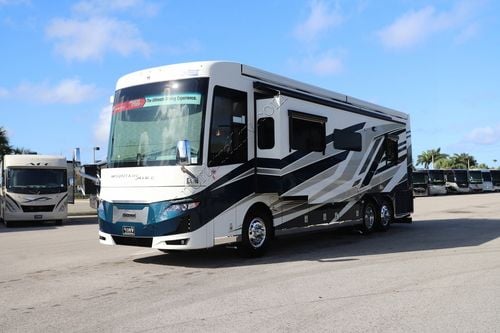2026 Newmar Mountain Aire 3825