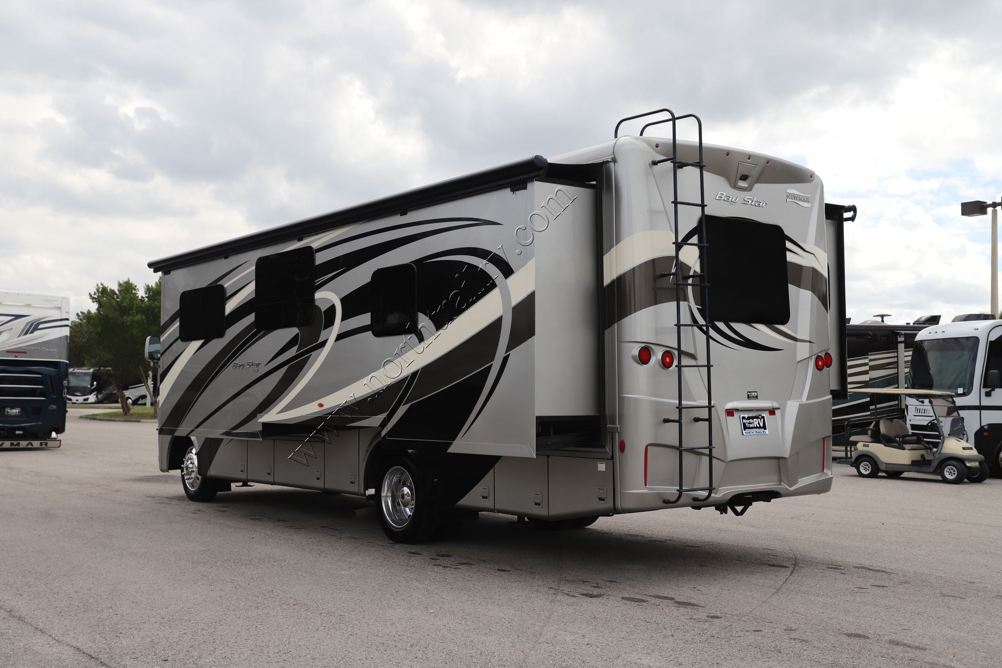 Used 2019 Newmar Bay Star 3124 Class A  For Sale