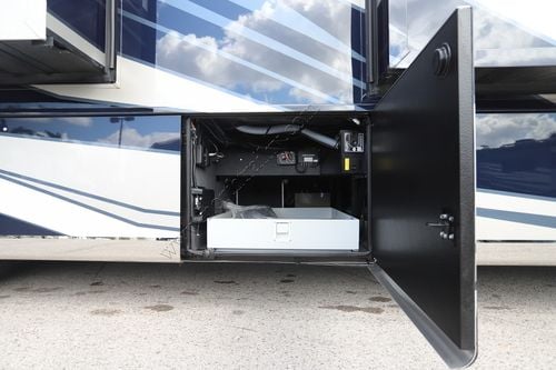 2026 Newmar Essex 4551