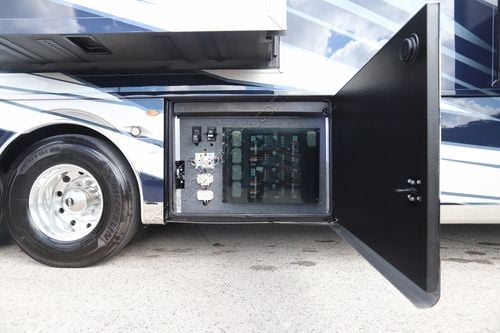 2026 Newmar Essex 4551