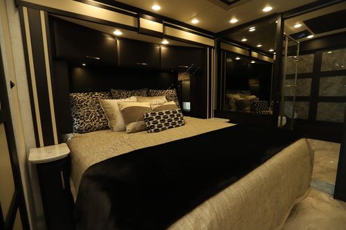 2026 Newmar Essex 4551