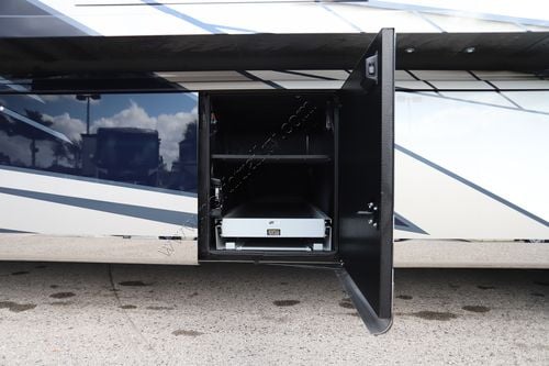 2026 Newmar Essex 4551