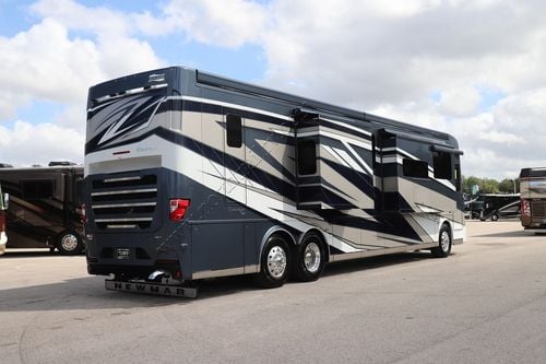 2026 Newmar Essex 4551