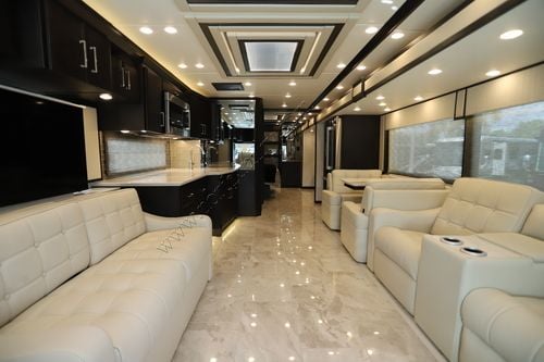 2026 Newmar Essex 4551