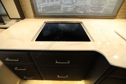 2026 Newmar Essex 4551