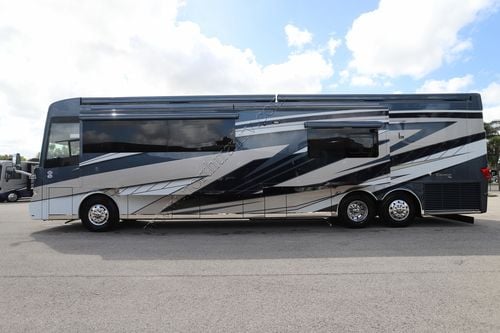 2026 Newmar Essex 4551