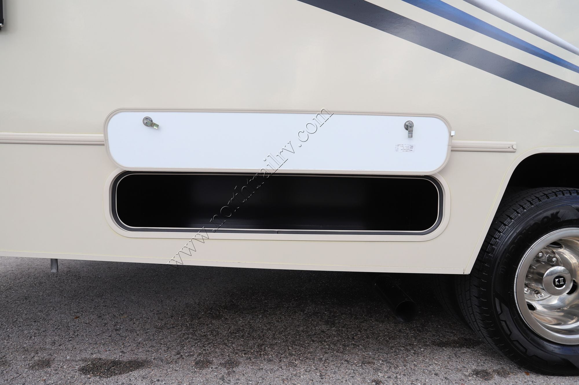 Used 2025 Winnebago Minnie Winnie 31K Class C  For Sale