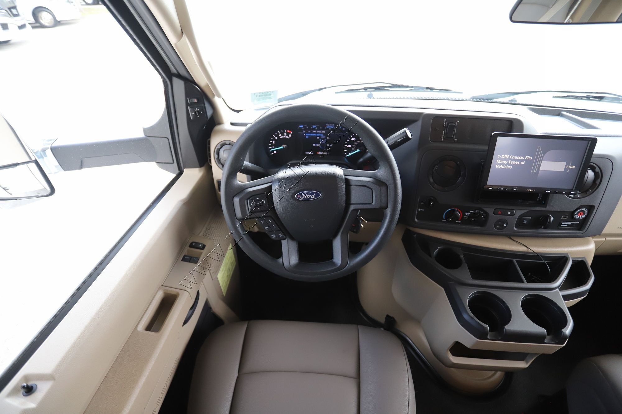 Used 2025 Winnebago Minnie Winnie 31K Class C  For Sale