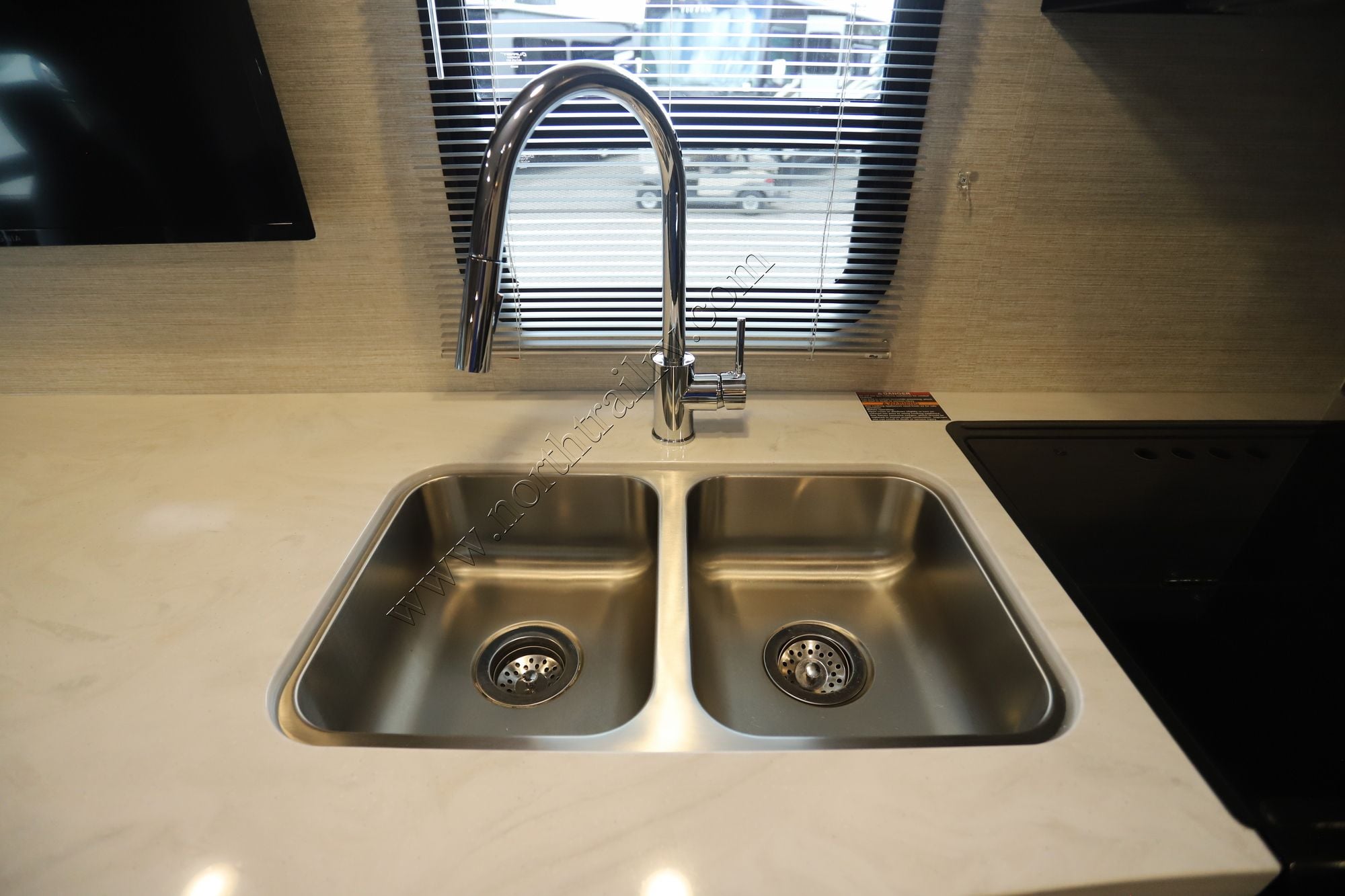 Used 2025 Winnebago Minnie Winnie 31K Class C  For Sale