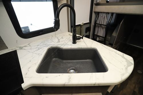 2020 Lance Lance 2445