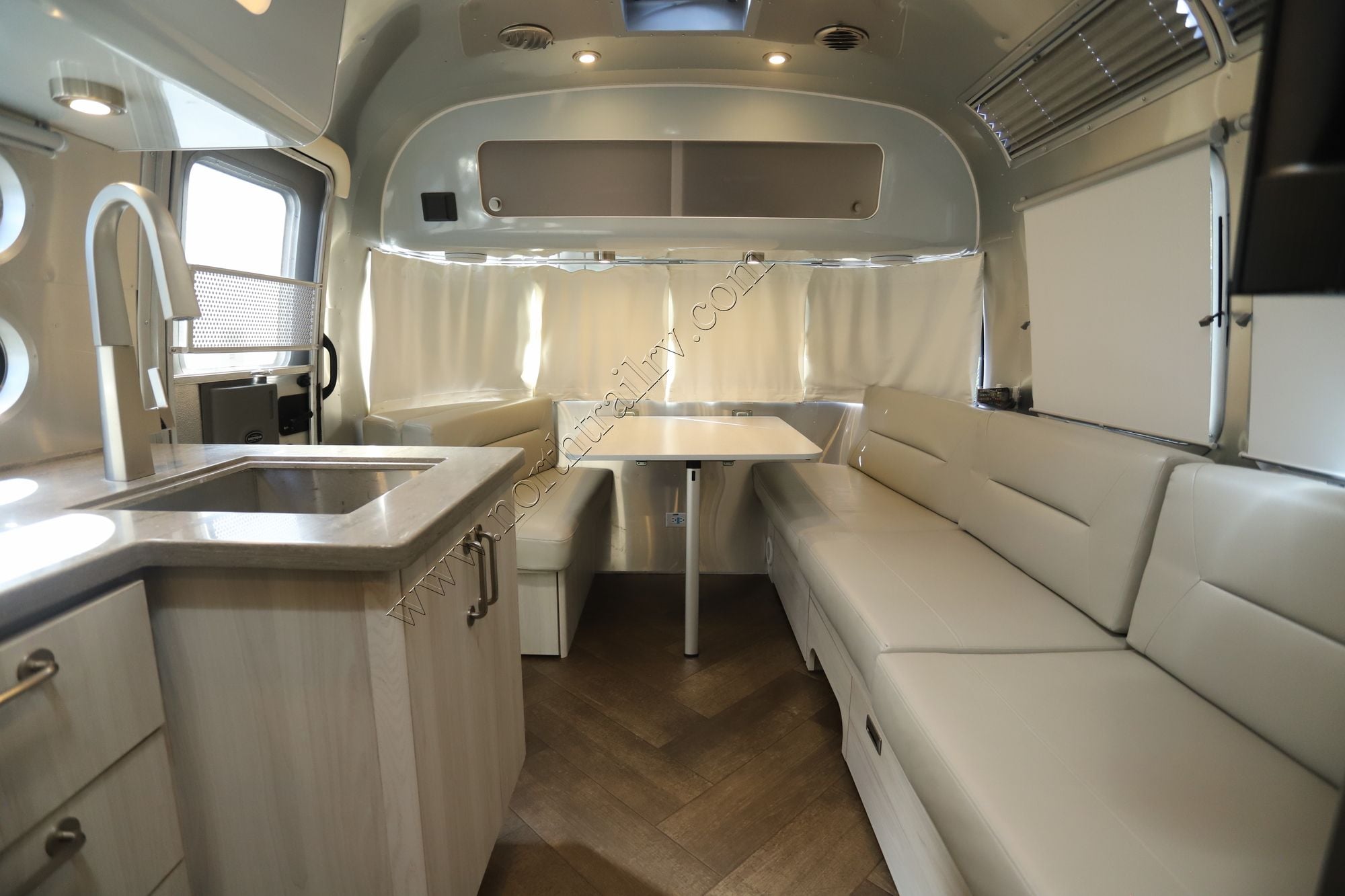 Used 2023 Airstream International 27FB Travel Trailer  For Sale