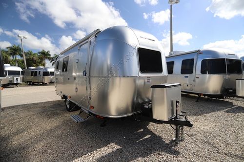 2026 Airstream World Travel 22RB