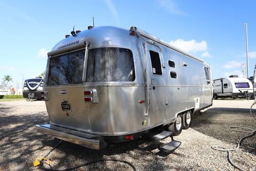 2014 Airstream International SIGNATURE 27FB Travel Trailer