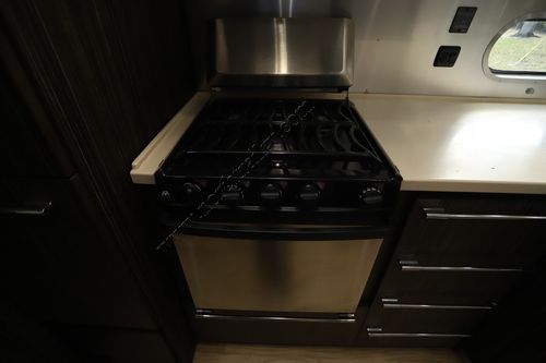 2014 Airstream International SIGNATURE 27FB Travel Trailer