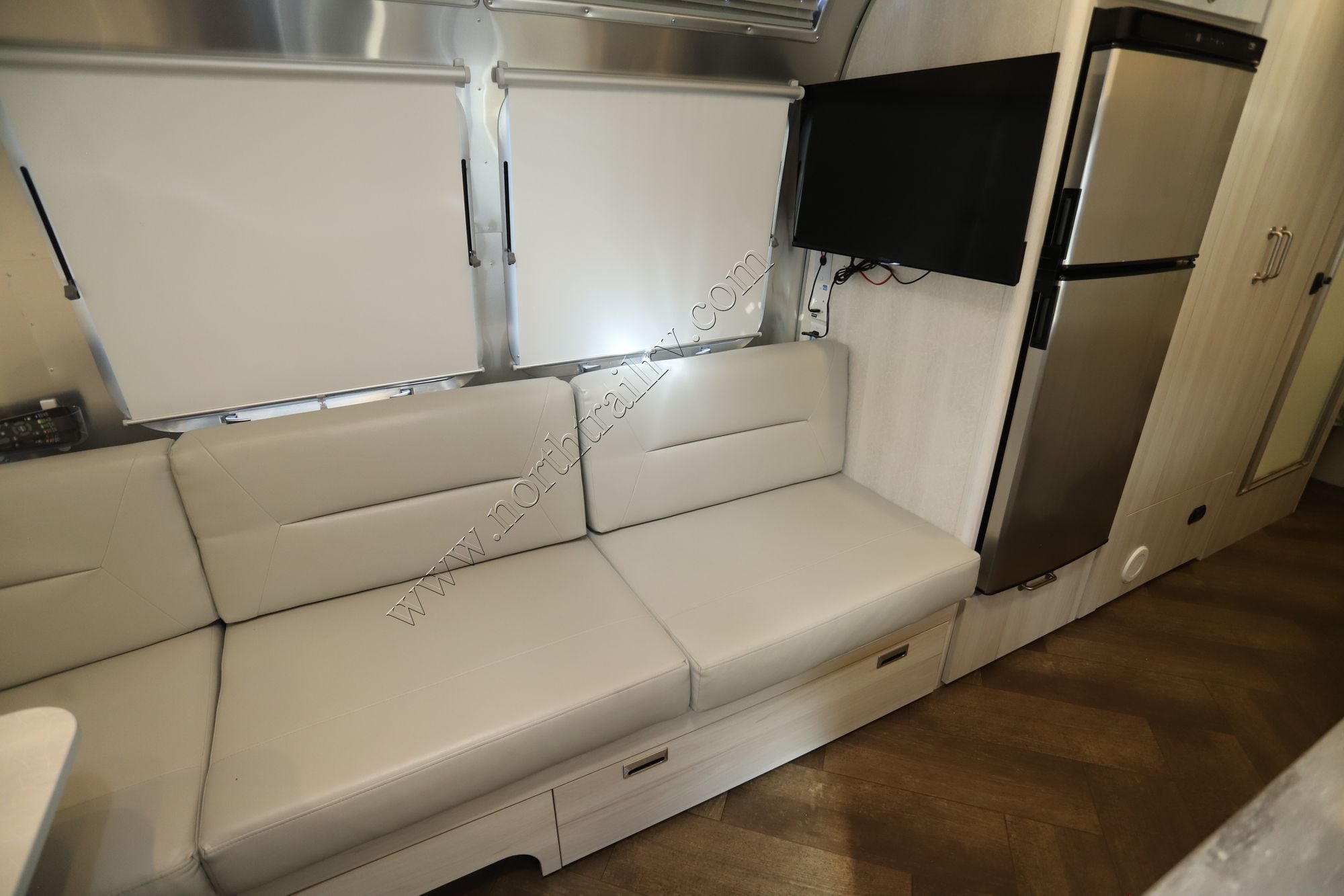 Used 2023 Airstream International 27FB Travel Trailer  For Sale