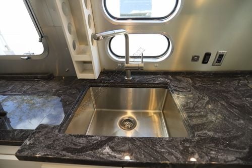 2025 Airstream Classic 33FB