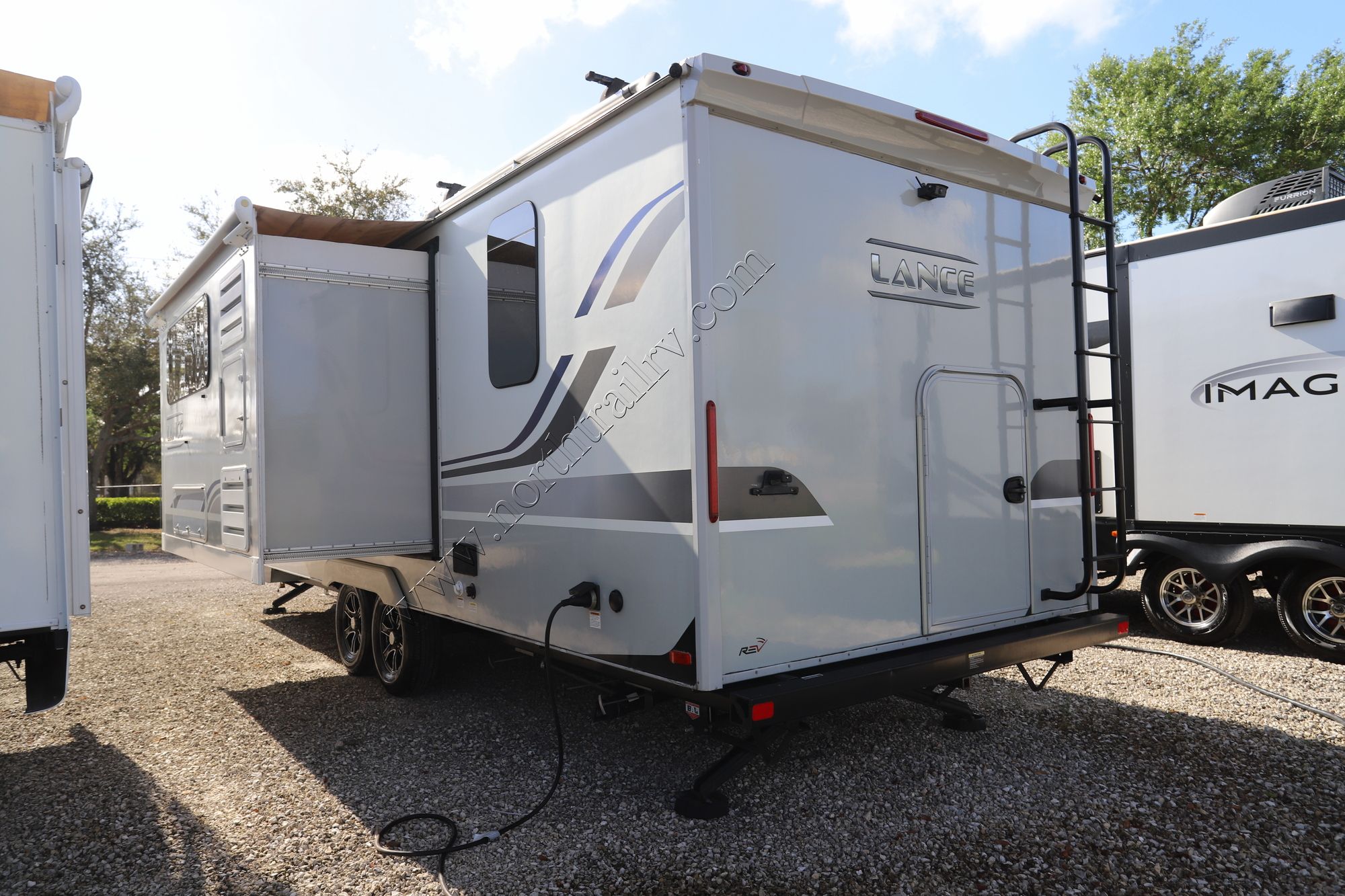 2020 Lance Lance 2445 Travel Trailer Used  For Sale