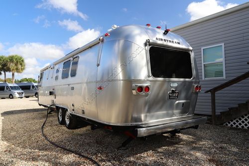 2025 Airstream Classic 33FB