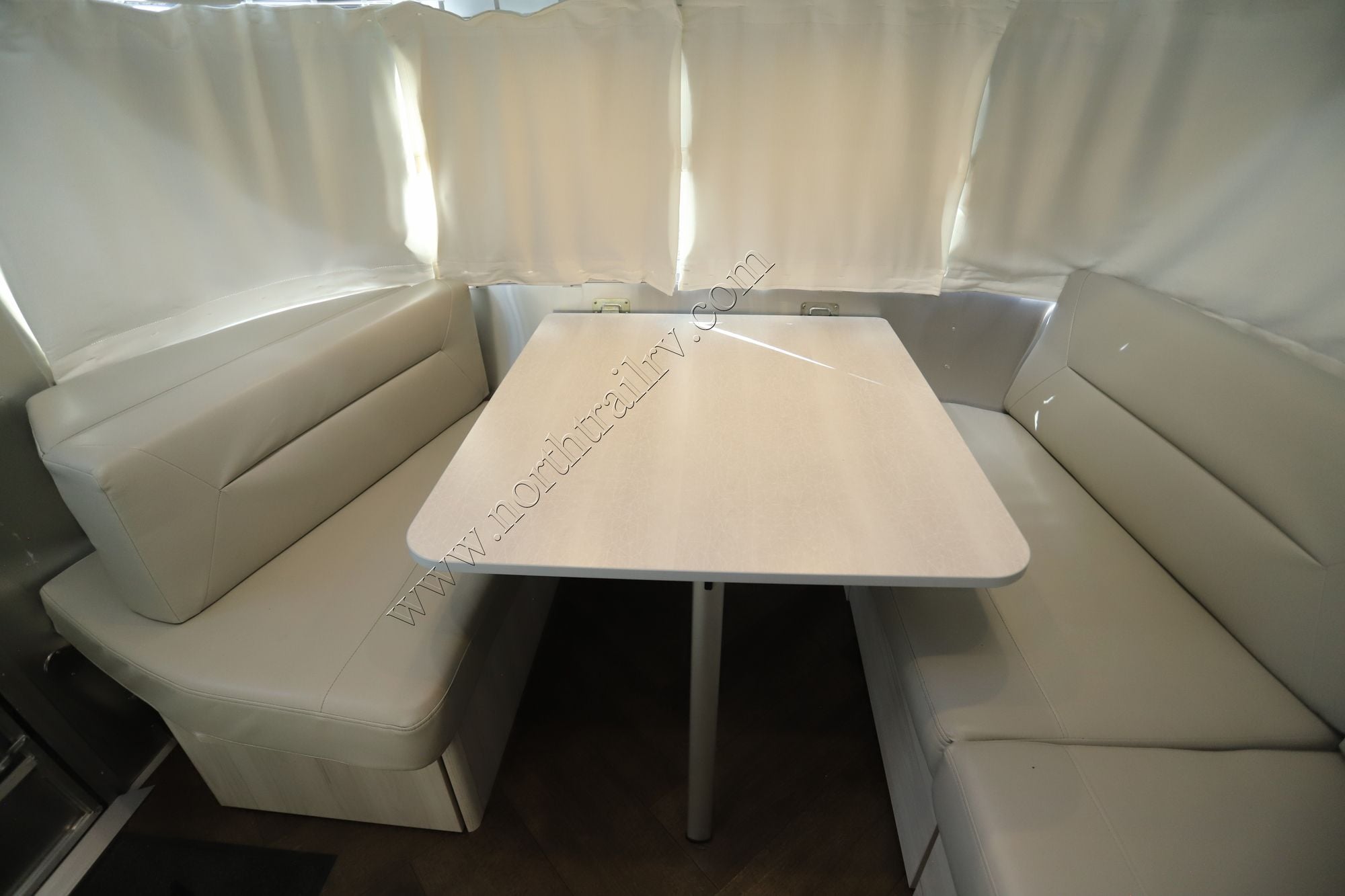 Used 2023 Airstream International 27FB Travel Trailer  For Sale