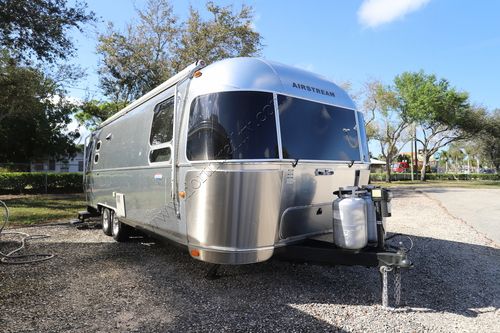 2014 Airstream International SIGNATURE 27FB Travel Trailer