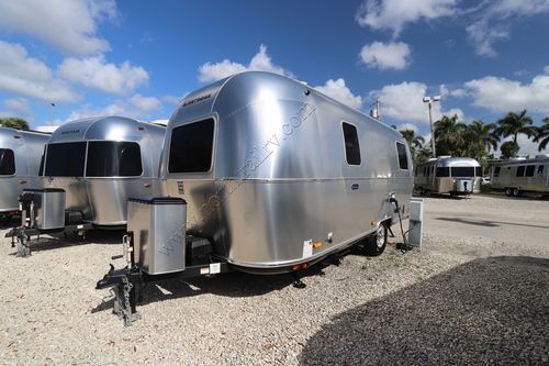 2026 Airstream World Travel 22RB