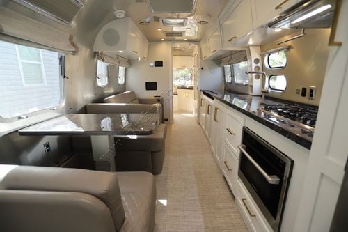 2025 Airstream Classic 33FB