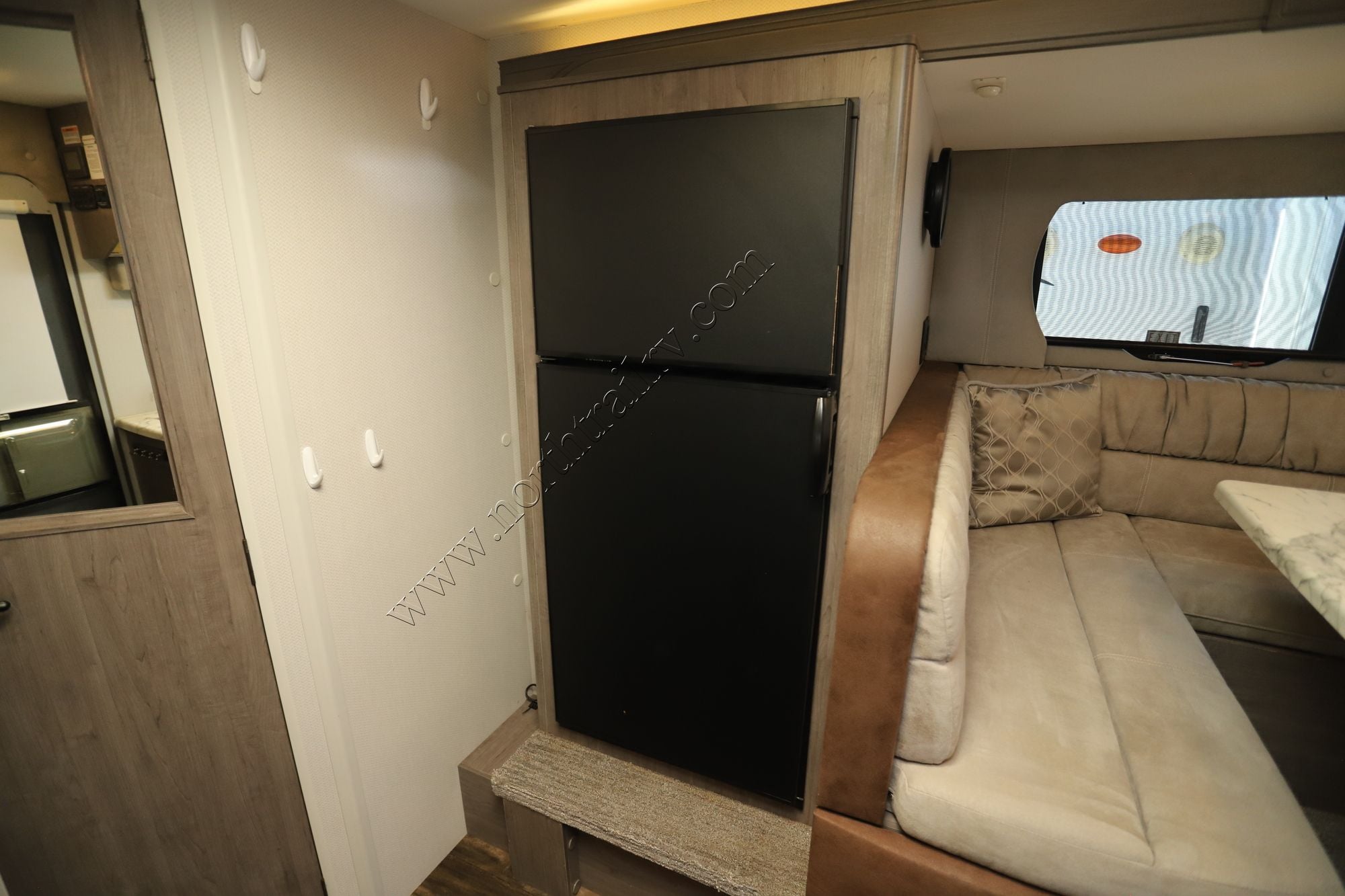 2020 Lance Lance 2445 Travel Trailer Used  For Sale