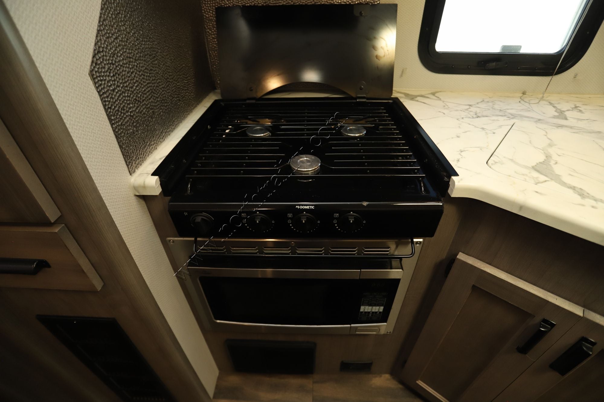 2020 Lance Lance 2445 Travel Trailer Used  For Sale