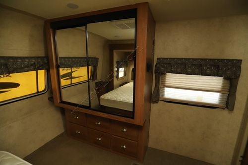 2015 Forest River Flagstaff M8321KBS