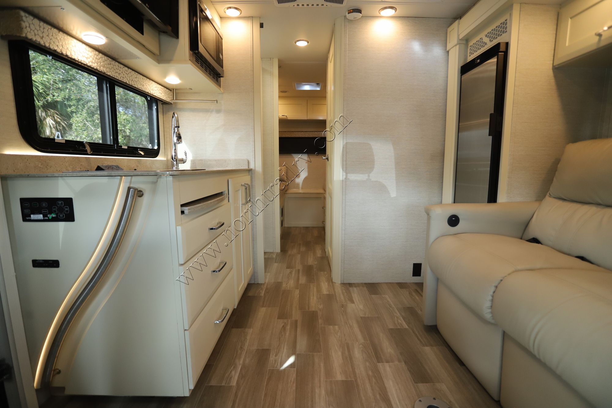 Used 2021 Tiffin Motor Homes Wayfarer 25TW Class C  For Sale