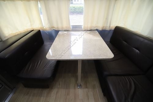 2014 Airstream International SIGNATURE 27FB Travel Trailer