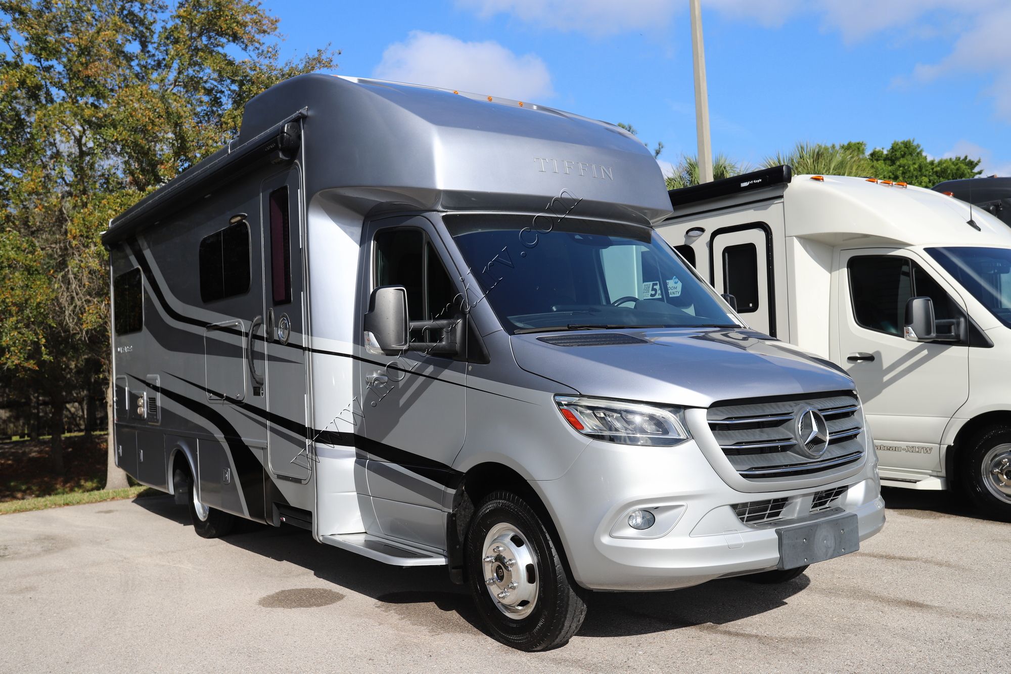 Used 2021 Tiffin Motor Homes Wayfarer 25TW Class C  For Sale