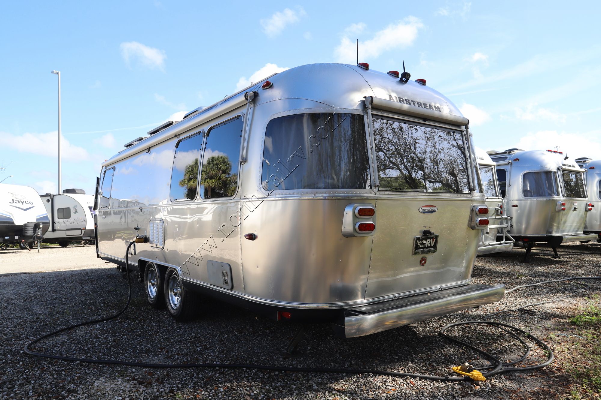 Used 2014 Airstream International SIGNATURE 27FB Travel Trailer  For Sale
